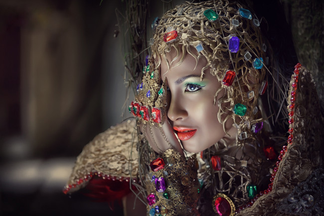 Обои картинки фото девушки, -unsort , креатив, украшения, лицо, макияж