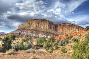 Картинка природа горы тучи деревья скалы