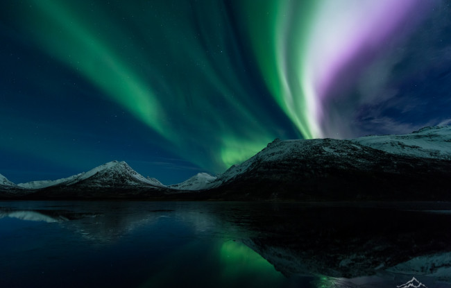 Обои картинки фото природа, северное сияние, северное, сияние, ночь, горы