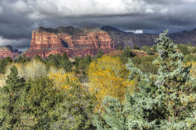 Обои картинки фото природа, горы, скалы, тучи, деревья