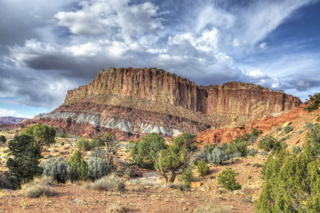 Обои картинки фото природа, горы, тучи, деревья, скалы