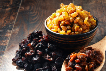 Картинка еда разное сухофрукты чернослив изюм