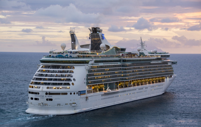 Обои картинки фото navigator of the seas, корабли, лайнеры, круиз, лайнер