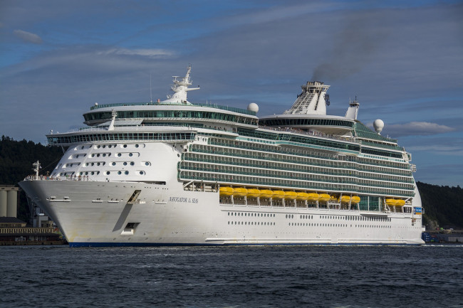 Обои картинки фото navigator of the seas, корабли, лайнеры, круиз, лайнер