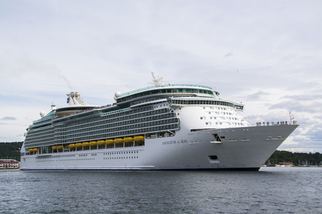 Обои картинки фото navigator of the seas, корабли, лайнеры, круиз, лайнер