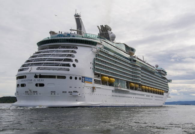 Обои картинки фото navigator of the seas, корабли, лайнеры, круиз, лайнер