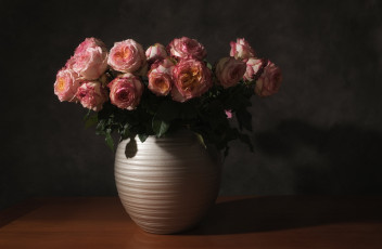 Картинка цветы розы ваза букет