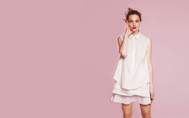 Обои картинки фото девушки, саша пивоварова, модель, платье