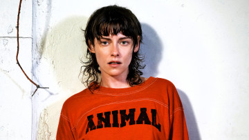 Картинка девушки kristen+stewart актриса брюнетка толстовка