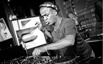 Картинка erick morrillo музыка другое dj наушники пульт губы