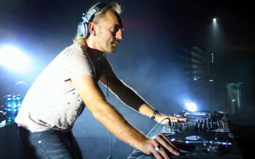 Картинка sven vath музыка другое концерт dj пульт свет наушники