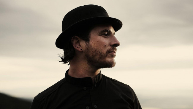 Обои картинки фото dj, luciano, музыка, другое, шляпа, рубашка, борода