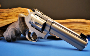 Картинка оружие револьверы revolver