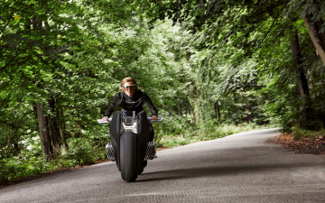 Картинка bmw+motorrad+vision+next+100+2016 мотоциклы мото+с+девушкой девушка 2016 100 next vision motorrad bmw