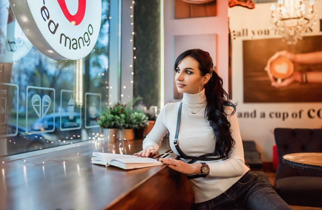 Обои картинки фото девушка, девушки, -unsort , брюнетки, темноволосые, модель