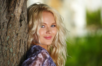 Картинка talia+cherry девушки talia+blonde+ +ксения+михалева причёска лицо портрет девушка talia cherry стройная поза блондинка модель