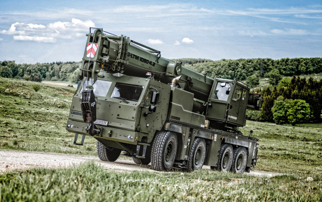 Обои картинки фото liebherr g-ltm 1090, техника, краны, военная, военный, автомобиль, liebherr, g-ltm, 1090, кран