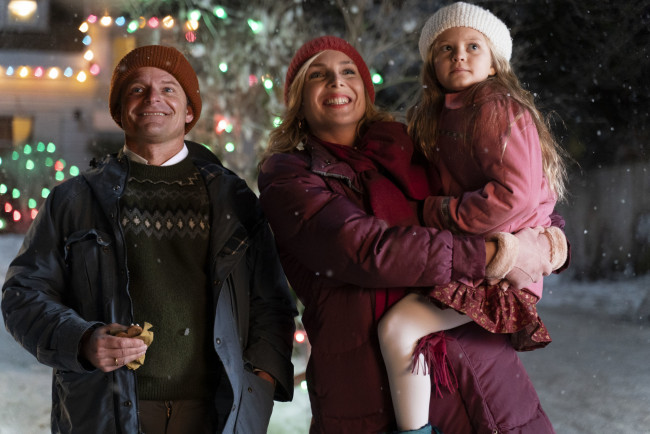 Обои картинки фото 8-bit christmas ,  2021 , кино фильмы, -unknown , другое, june, diane, raphael, steve, zahn, 8, битное, рождество, фэнтези, комедия, hbo, max