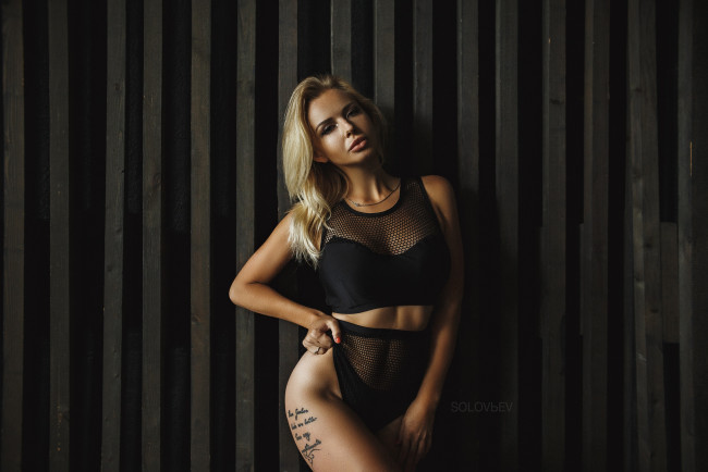 Обои картинки фото девушки, - блондинки,  светловолосые, девушка, блондинка, сексуальная, милая, модель, красивая, супер, сладкая, лапочка, симпатичная, классная, нежная, идеальная, няша, яркая, игривая, великолепная, обаятельная, жгучая, спокойная, удивительная