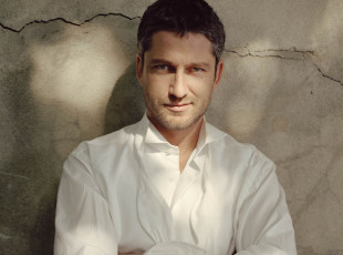 обоя мужчины, gerard butler, актер, рубашка, стена