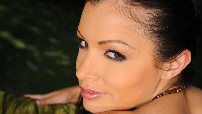 Обои картинки фото девушки, aria giovanni, aria, giovanni