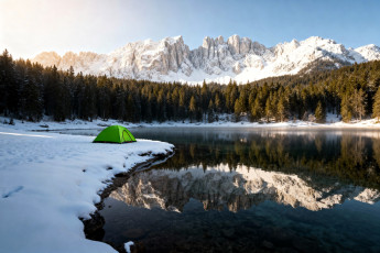 обоя 3д графика, природа , nature, горы, снег, зима, лес, озеро, палатка