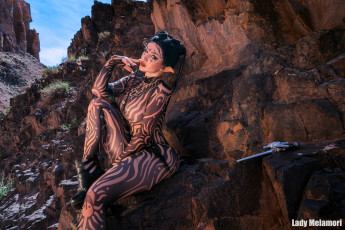 Картинка девушки мария+давыдова+ lady+melamori образ косплей наряд костюм полоски скалы