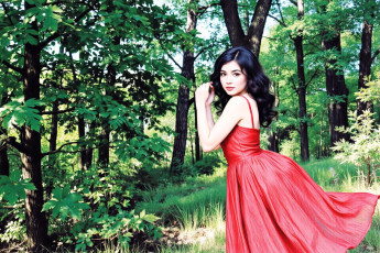 Картинка разное компьютерный+дизайн девушка брюнетка платье лес