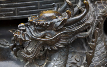 Картинка разное рельефы статуи музейные экспонаты дракон