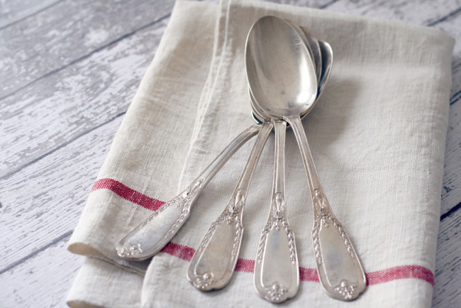 Обои картинки фото разное, посуда, столовые, приборы, кухонная, утварь, ложки, серебро