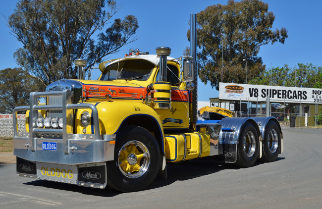 Обои картинки фото mack, автомобили, сша, тяжелые, грузовики, trucks, inc