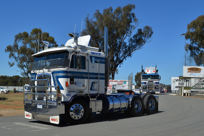 Обои картинки фото kenworth, автомобили, сша, автобусы, truck, company, грузовые