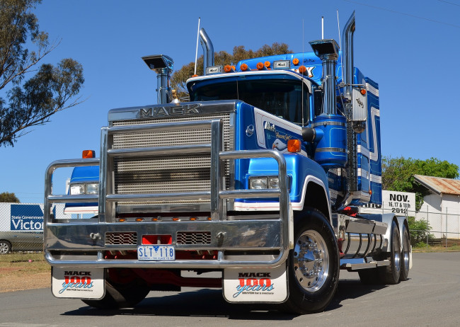 Обои картинки фото mack, автомобили, сша, тяжелые, грузовики, trucks, inc