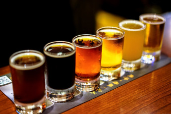 Картинка еда напитки разноцветные рюмки