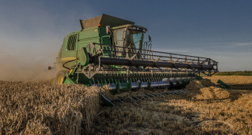 Картинка техника комбайны поле уборка