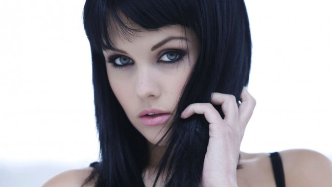 Обои картинки фото девушки, melissa clarke, лицо, брюнетка, mellisa, clarke, взгляд