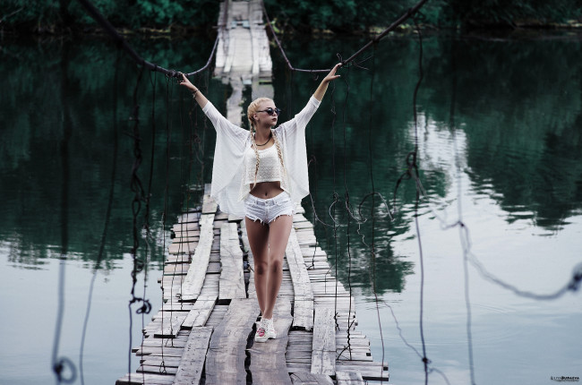 Обои картинки фото девушки, -unsort , блондинки, девушка, взгляд, фон