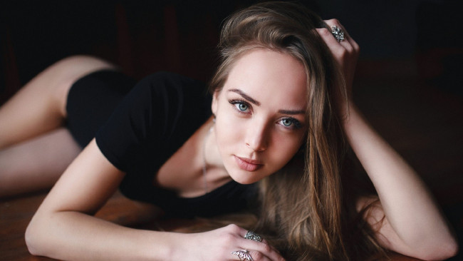 Обои картинки фото девушка, девушки, -unsort , брюнетки, темноволосые, модель