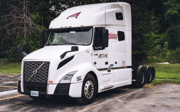 Картинка автомобили volvo+trucks вольво грузовик тягач белый vnl