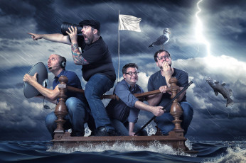 обоя юмор и приколы, мужчины, море, стол