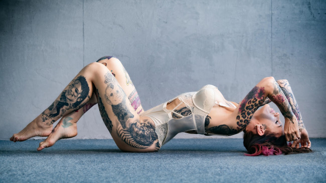 Обои картинки фото девушка - girl, девушки, - брюнетки,  шатенки, девушка, брюнетка, сексуальная, милая, модель, красивая, супер, сладкая, лапочка, симпатичная, классная, нежная, идеальная, няша, яркая, игривая, великолепная, обаятельная, жгучая, спокойная, удивительная