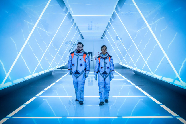 Обои картинки фото moonfall  || 2022, кино фильмы, moonfall, падение, луны, фантастика, боевик, halle, berry, холли, берри, john, bradley