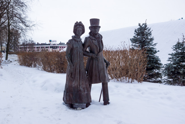 Обои картинки фото города, дмитров , россия, фигуры, жители, прошлого, дмитров, московская, область, зима