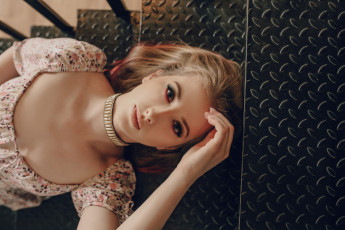 Картинка девушка+-+girl девушки -+брюнетки +шатенки девушка женщина шатенка темноволосая сексуальная модель звезда позирует разная обувь верхняя стильная одежда нижнее эротическое бельё трусы лифчик колготки чулки аксессуары макияж и множество элементов на фотографии даша алешкина