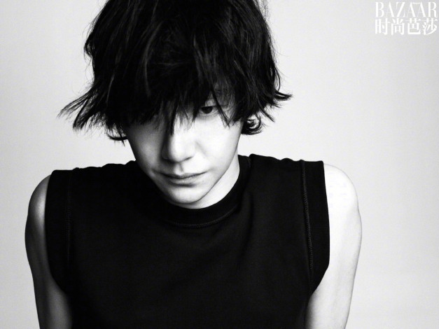 Обои картинки фото мужчины, wang yi bo, актер, лицо, футболка