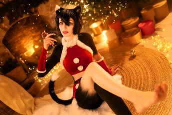 Картинка девушки marina+montale образ костюм косплей кошка мех ёлка камин