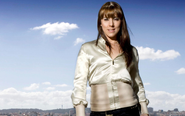 Обои картинки фото музыка, melanie, chisholm, блузка