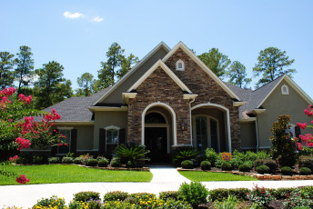 Картинка города здания дома дом лужайка