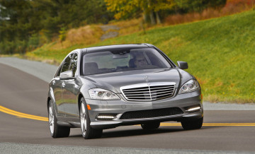 Картинка автомобили mercedes benz дорога скорость линия mercedes-benz трава лето