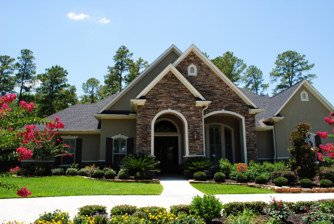 Обои картинки фото города, здания, дома, дом, лужайка